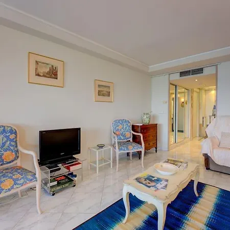 Apartman Croisette, Amazing Views, 1-bed Cannes